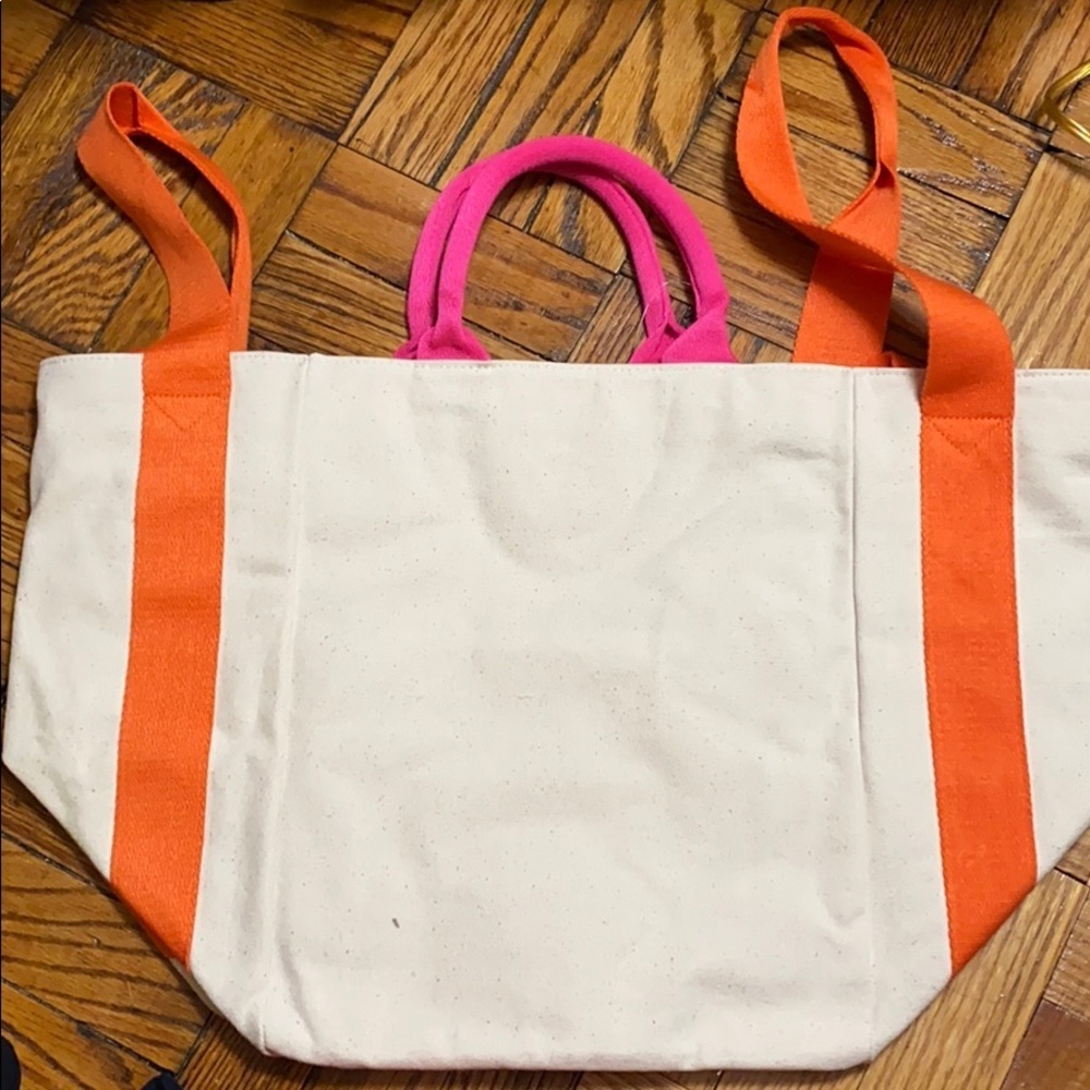 NWT Victoria’s Secret travel bag size: 22” x 13.5” - Picture 7 of 9